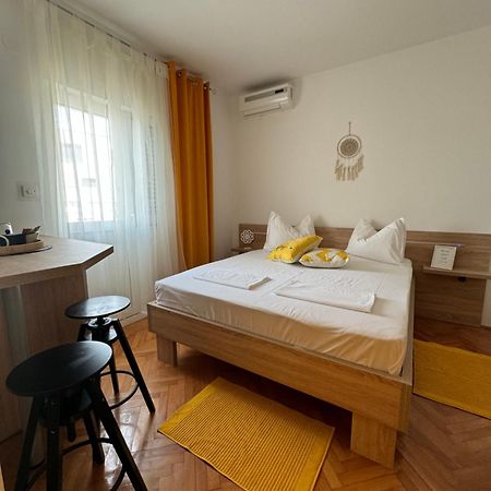 The Manzoni Family 4 Hotel Punat Exterior photo